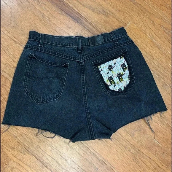 Vintage Lee reworked hand embroidered black denim jean cut off high waist shorts - Picture 3 of 13